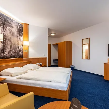 Hotel-gasthof Huettensteinach מלון