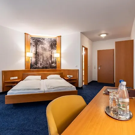 Hotel-gasthof Huettensteinach מלון 3*