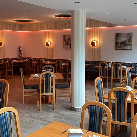 מלון Hotel-gasthof Huettensteinach 3*