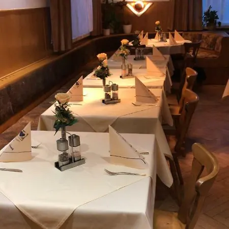 מלון Hotel-gasthof Huettensteinach 3*