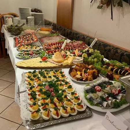 Hotel-gasthof Huettensteinach מלון 3*